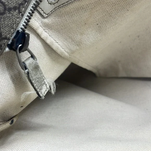 Gucci Carryall Bag - Picture 7 of 16